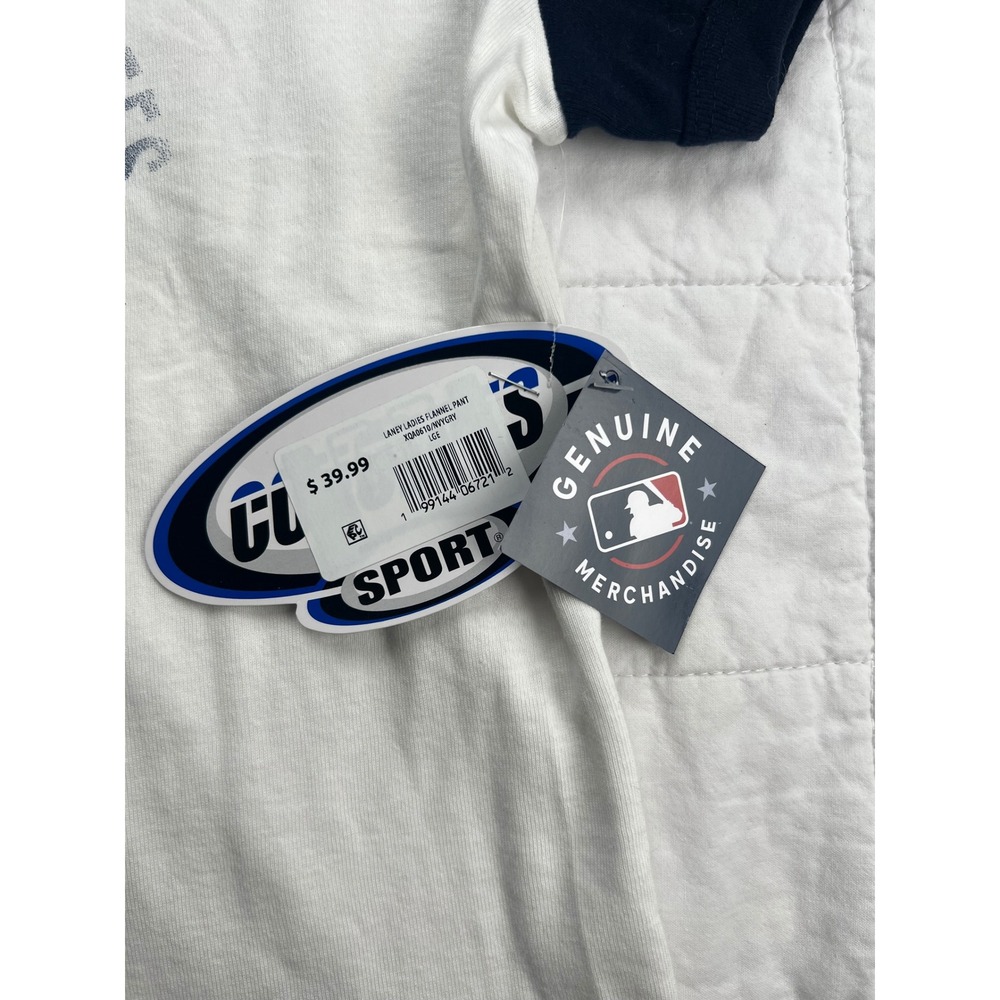 NWT New York Yankees 5th & Ocean V-Neck Graphic T-Shirt Navy White L Streetwear - Picture 2 of 5